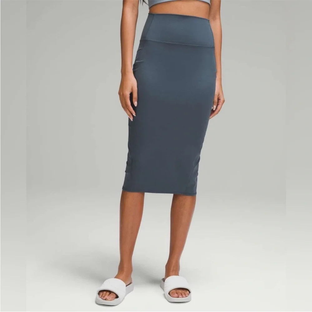 🆕 Lululemon Nulu Slim-Fit High-Rise Skirt Iron Blue Skirt Women’s Size 6